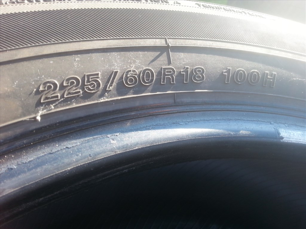  225/60R18 Yokohama nyári gumi garnitúra 5. kép