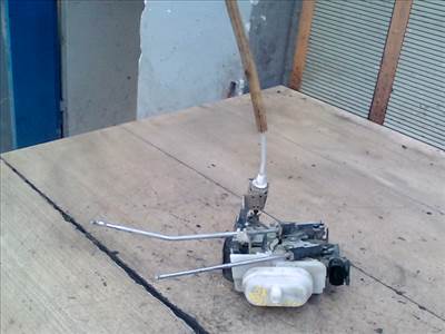 AUDI A4 98-01 Jobb első ajtó zárszerkezet központizáras