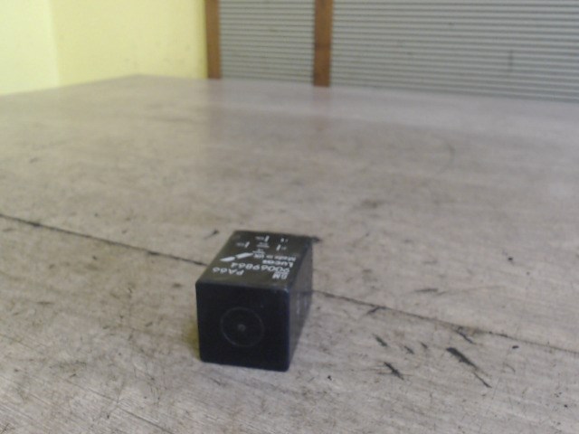 OPEL ASTRA F 94-02 Relé 1. kép