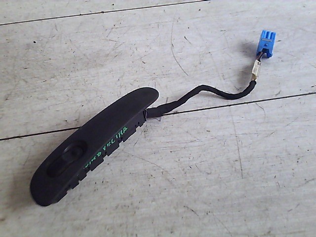 OPEL VECTRA B 96-99 Jobb első ablakemelő kapcsoló 1. kép