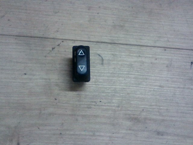 PEUGEOT 306 93-97 Bal első ablakemelő kapcsoló 1. kép