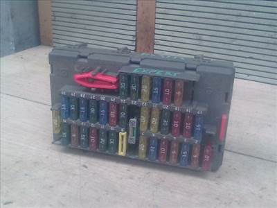 PEUGEOT EXPERT 1995.09.01-2003.12.31 Biztosítéktábla BCM BSI BSM SAM GEM modul Utastér