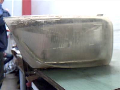 SUZUKI SWIFT 96-05 Jobb első fényszóró