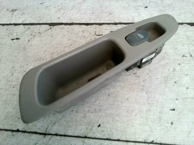 VOLVO V40 Jobb hátsó ablakemelő kapcsoló 1. kép