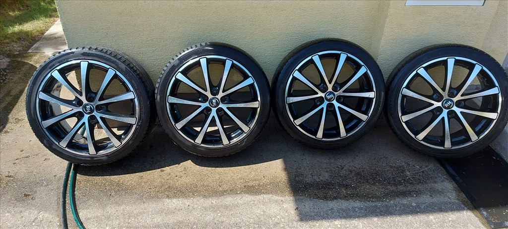  5x100 lyukosztású 18" újszerű RC alufelni, rajta 225/40 használt Hankook nyári gumi gumi  1. kép