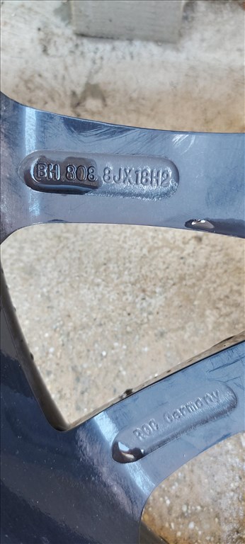  5x100 lyukosztású 18" újszerű RC alufelni, rajta 225/40 használt Hankook nyári gumi gumi  5. kép