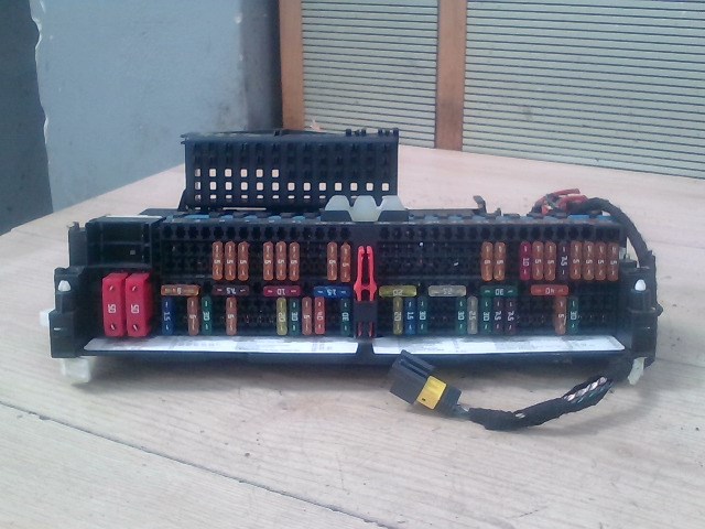 BMW E46 98-05 Biztosítéktábla BCM BSI BSM SAM GEM modul Utastér 1. kép