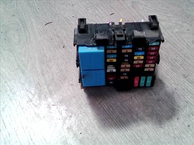 DACIA Sandero Stepway 2012.09.27-2016.12.31 Biztosítéktábla BCM BSI BSM SAM GEM modul Utastér