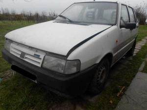 FIAT UNO 89-94 LEVÉLFOGÓ, SZÉLVÉDŐ ELŐTTI RÁCS