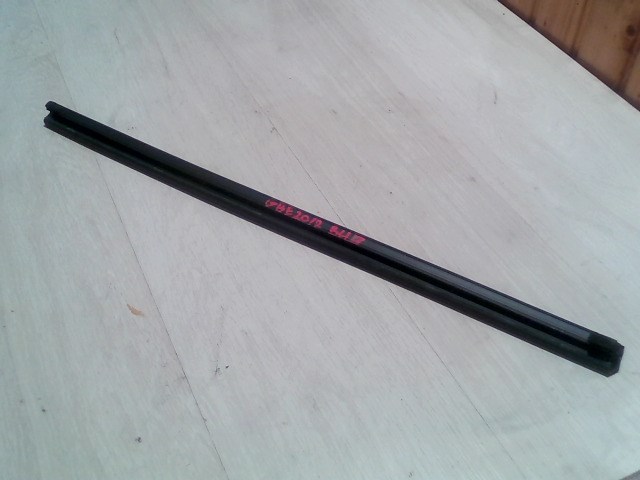 FORD FOCUS 04- Bal hátsó vízlehúzó gumicsík  1. kép