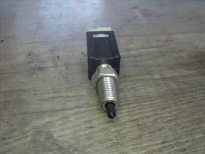 INFINITI G37 Cabrio Kuplung pedál kapcsoló