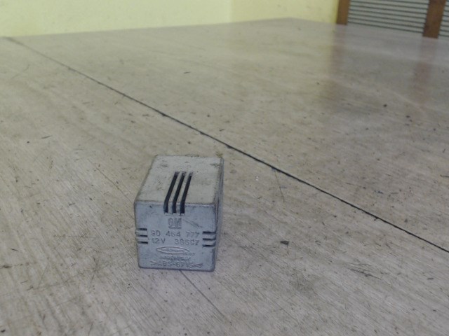 OPEL ASTRA F 94-02 Relé 1. kép