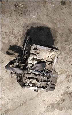 SUZUKI SWIFT 05-10 Motor. benzin fűzött blokk hengerfej nélkül