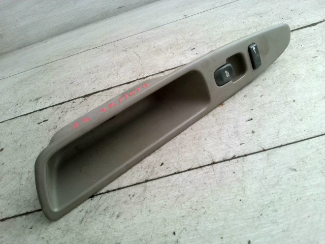 VOLVO V40 Jobb első ablakemelő kapcsoló 1. kép