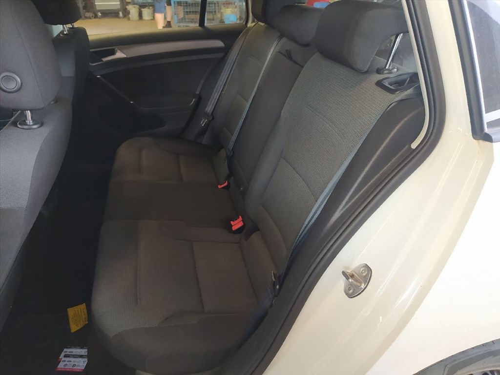 Volkswagen Golf VII - Bontódik, minden alkatrésze eladó! (CHL , Fehér/LC9A) 12. kép
