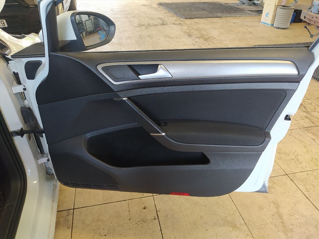 Volkswagen Golf VII - Bontódik, minden alkatrésze eladó! (CHL , Fehér/LC9A) 14. kép