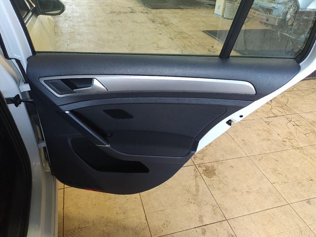 Volkswagen Golf VII - Bontódik, minden alkatrésze eladó! (CHL , Fehér/LC9A) 15. kép