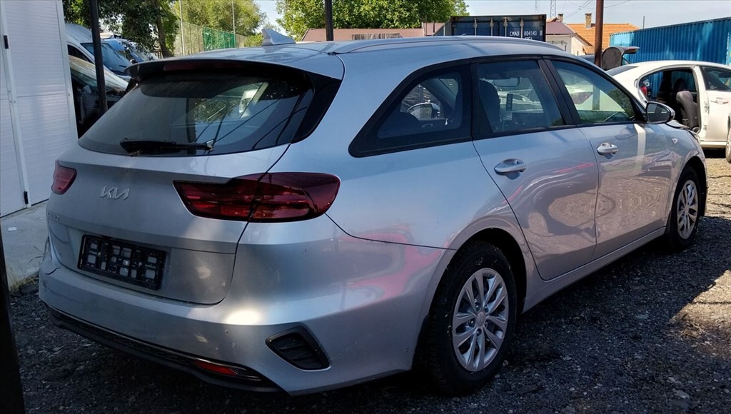 Kia Cee'd (CD) bontott alkatrészei 2. kép