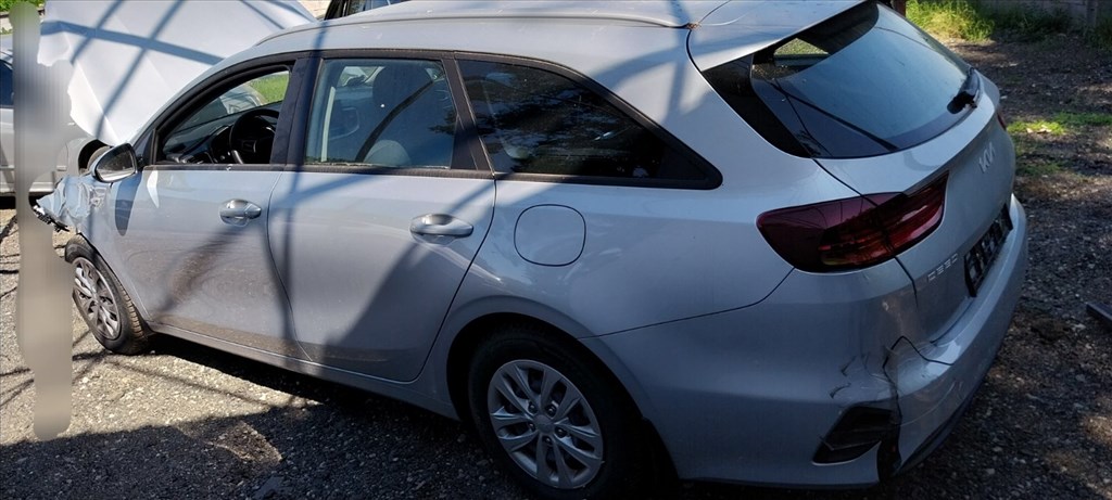 Kia Cee'd (CD) bontott alkatrészei 5. kép