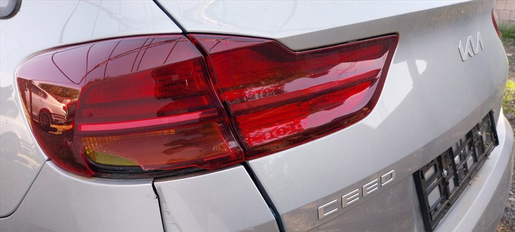 Kia Cee'd (CD) bontott alkatrészei 15. kép