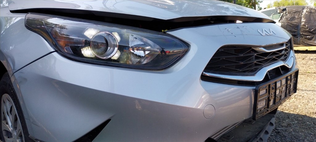 Kia Cee'd (CD) bontott alkatrészei 16. kép