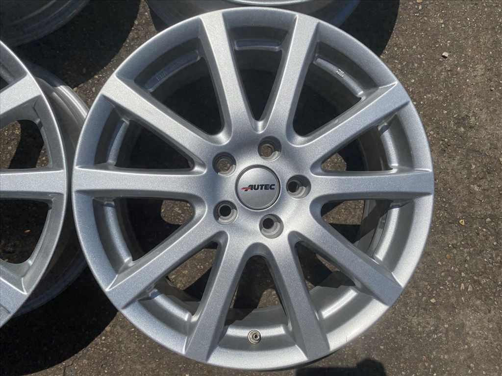 4db Autec 17" Ford - Volvo alufelni. (3979) 2. kép