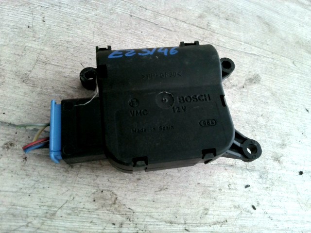 AUDI A4 01-04 Fűtésszabályzó zsalu állító motor 1. kép