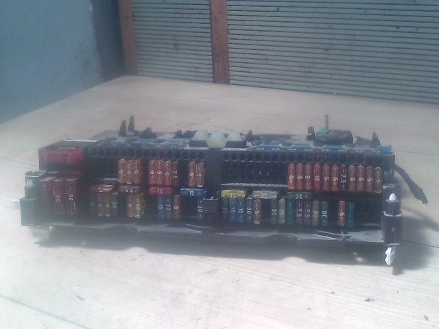 BMW E46 98-05 Biztosítéktábla BCM BSI BSM SAM GEM modul Utastér 1. kép