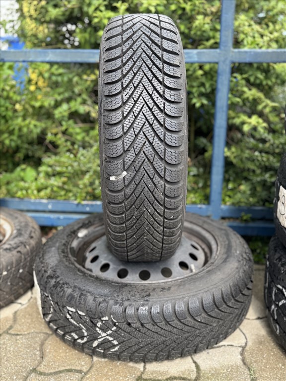 175/60 R15 Pirelli Cinturato TM 81T l 8mm l 2db l DOT:4420 1. kép
