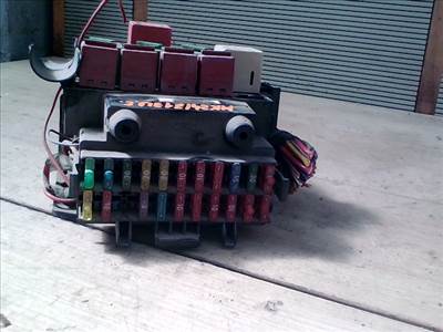 FORD KA 96-09 Biztosítéktábla BCM BSI BSM SAM GEM modul Utastér