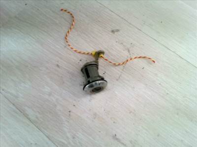 HYUNDAI ATOS Csomagtérajtó dugózár