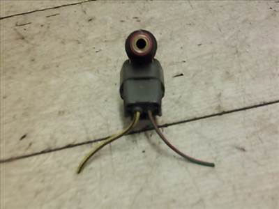 MAZDA DEMIO 98.08-00.05 Injektor befecskendező hengerenkénti