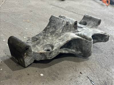 VW Volkswagen LT 2.8 02- Generátor tartóbak tartó bak konzol elem 8651  062145167a