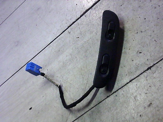 OPEL VECTRA B 96-99 Jobb első ablakemelő kapcsoló 1. kép