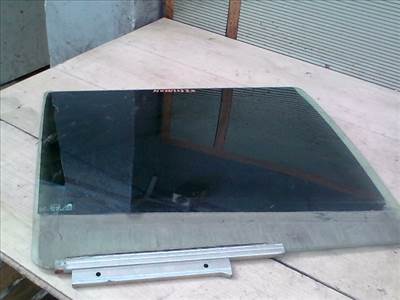 SUZUKI SWIFT 05-10 Jobb hátsó ajtóüveg