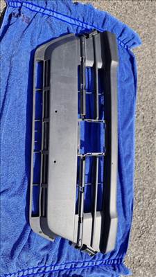 Suzuki Vitara (LY) első lökhárító betét