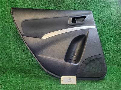 SUZUKI SX4 S-Cross II Bal hátsó Ajtó Kárpit 8374261M00 8307561m01