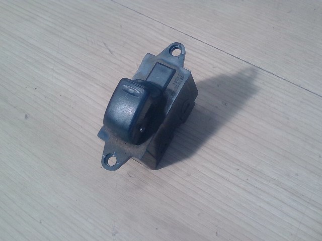 DAEWOO NUBIRA 97-99 Bal hátsó ablakemelő kapcsoló 1. kép