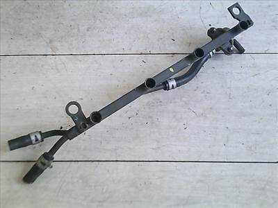 MAZDA DEMIO 98.08-00.05 Injektor befecskendező híd 