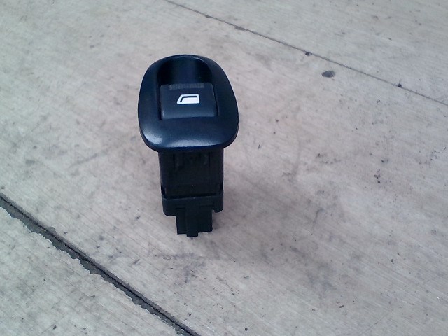 PEUGEOT 406 Jobb hátsó ablakemelő kapcsoló 1. kép