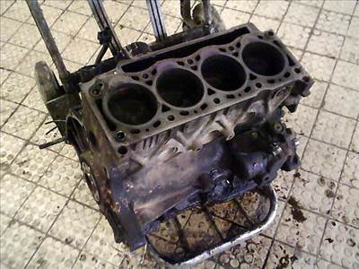 RENAULT MEGANE 95-99 Motor, diesel fűzött blokk hengerfej nélkül