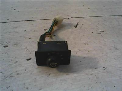 SUZUKI SAMURAI SJ 86-90 Fényszórómagasság állító kapcsoló