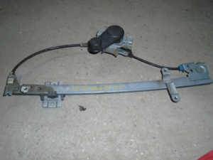 SUZUKI SWIFT 96-05 Bal hátsó ablakemelő szerkezet mechanikus