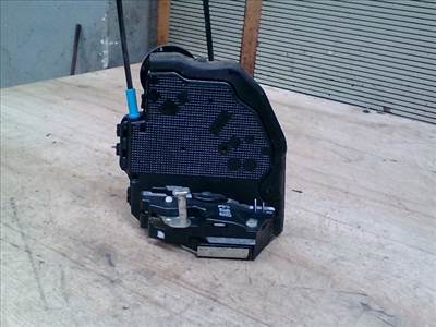 TOYOTA Auris 2007.03.01-2010.02.28 Bal hátsó ajtó zárszerkezet központi záras