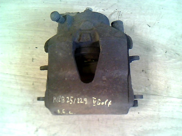 VOLKSWAGEN Golf V. 2003.10 - 2008.09 Jobb első féknyereg munkahengerrel 1. kép