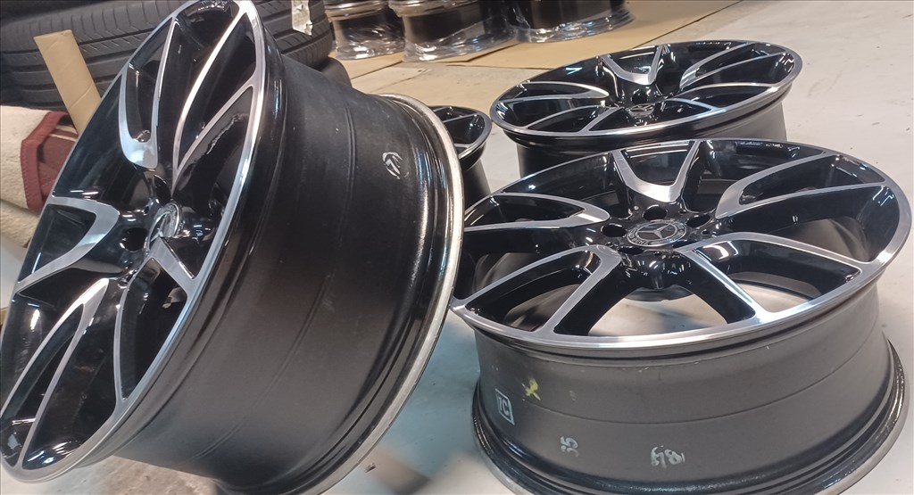 Gyári Mercedes W253 GLC AMG 5x112 8,5-9,5x21 ET40-22 4db 3. kép