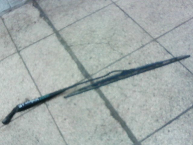 CHRYSLER VOYAGER 96-01 Ablaktörlő kar jobb első 1. kép