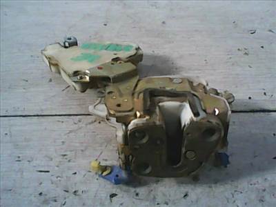 NISSAN VANETTE CARGO Jobb első ajtó zárszerkezet központizáras