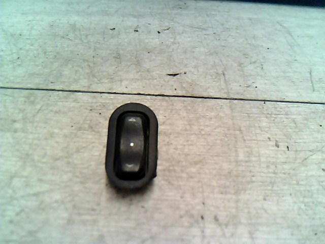 OPEL ASTRA G 97-04 Jobb első ablakemelő kapcsoló 1. kép