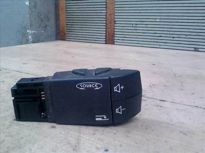 RENAULT ESPACE 02.11.01-06.02.28 Rádió kapcsoló